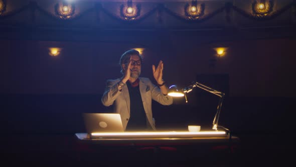 Director Giving Recommendations for Acting alt