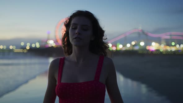 Woman holding the US flag alt