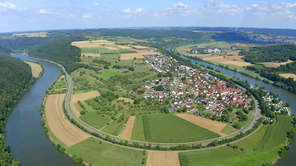 Aerial view of river loop Neckar, Binau, Baden-Wuerttemberg, Germany alt
