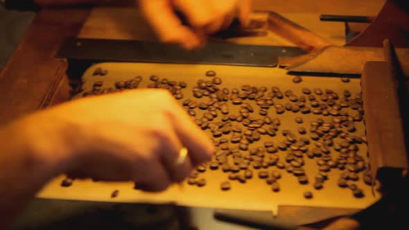 Manual Coffee Bean Selection Close alt