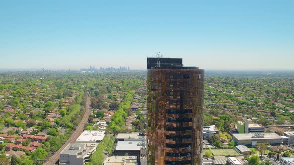 Building with City Views alt