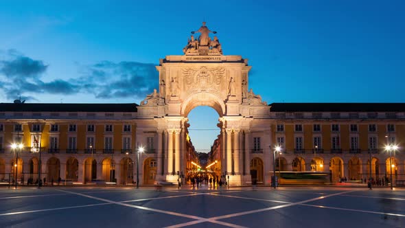 4k night timelaspe of commerce square - Parça do commercio in Lisbon - Portugal - UHD