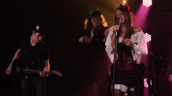 Drive Performance of a Rock Band alt