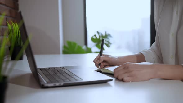 Manager Handwriting in Office alt