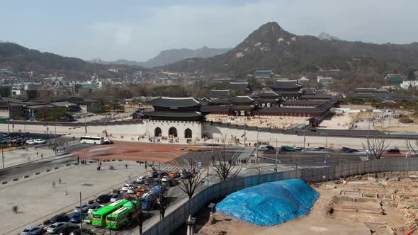 Timelapse Tourists Visit Gyeongbokgung Palace of Seoul alt