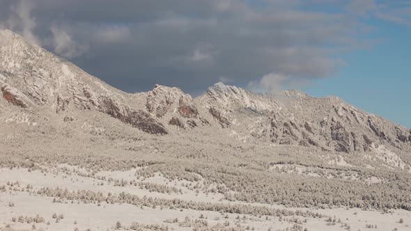 Time lapse of the mountains near Boulder Colorado alt