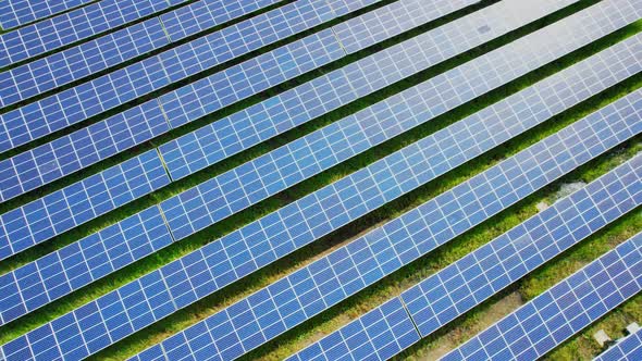 Aerial shot of Solar Power Station. drone footage. 4k alt