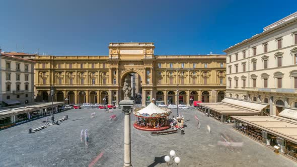 Republic Square Timelapse with the Arch in Honor of the First King of United Italy, Victor Emmanuel alt