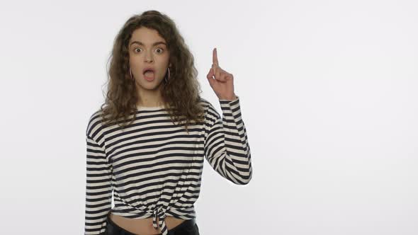 Young Woman Have Good Idea alt