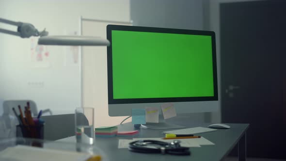Green Screen Doctor Computer on Desk Clinic Close Up alt