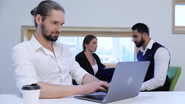 Business Man Working On Computer In Office. Business People alt