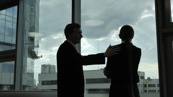 Colleague Support in the Office alt