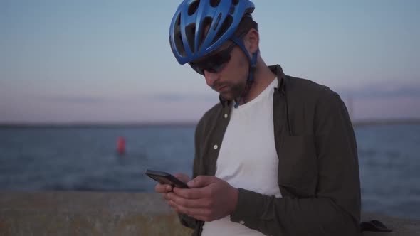 Healthy Active Lifestyle and Cycling Travel alt