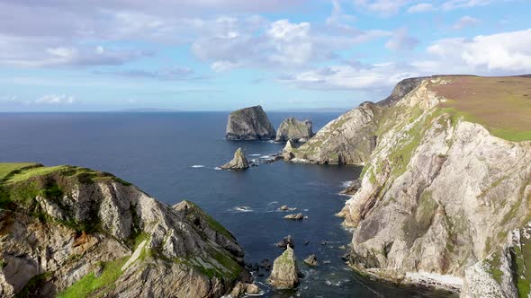 The Amazing Coastline at Port Between Ardara and Glencolumbkille in County Donegal  Ireland alt