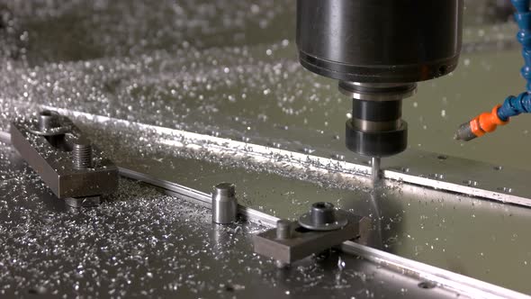 Metal Milling Machine in Action. alt