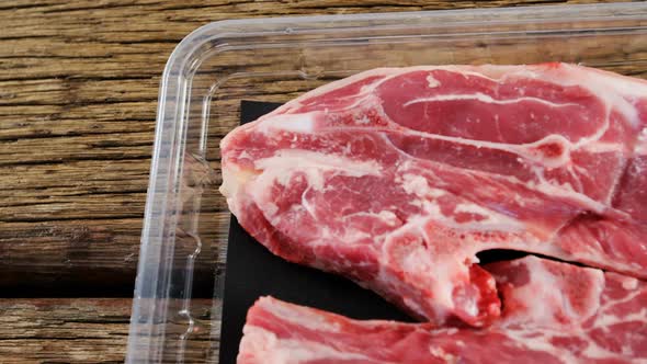 Blade chop in plastic container alt