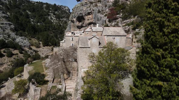 The Blaca hermitage in Croatia. (Monastery) alt