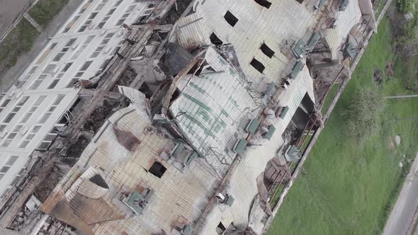Vertical Video of a Residential Building Damaged By the War in Ukraine alt