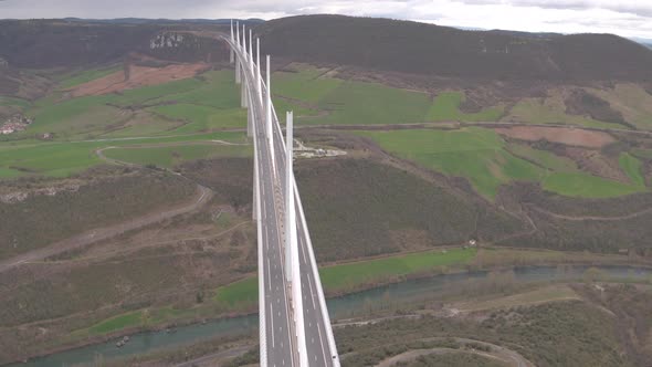 Aerial view of the Millau Viaduct alt