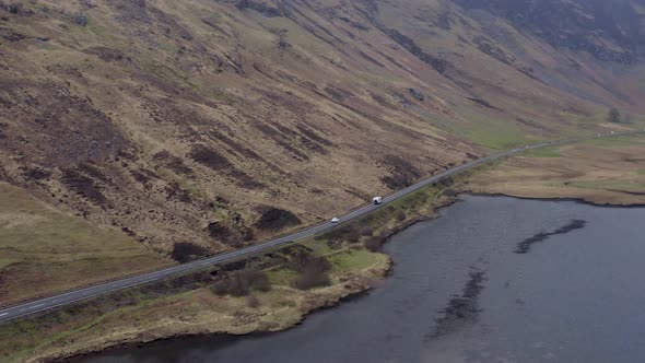 Motorhome Alongside Loch Achtriochtan in the Glencoe Valley Scotland alt