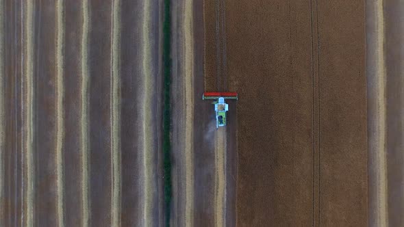 Combine Harvester Aerial alt