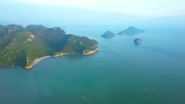 4K Aerial view of drone move on beautiful sea. Flight over ocean, open sea. alt