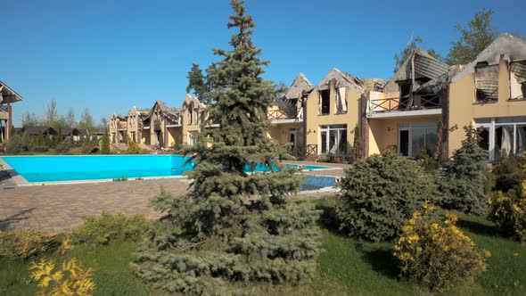 A Destroyed Residential Building in the Kyiv Region As a Result of Shelling By the Russian Army alt