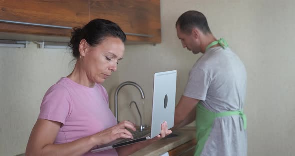 Busy Wife By Working Man alt