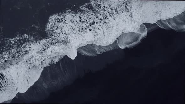 Crushing Waves of Iceland alt