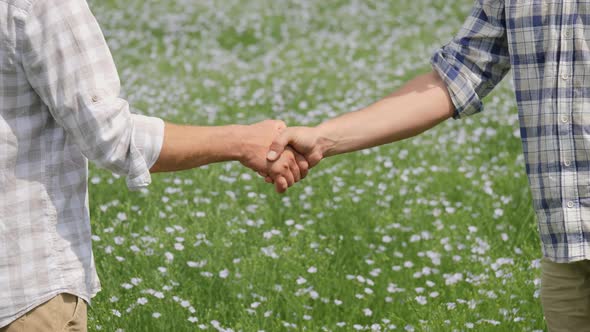 Shaking Hands Farmers Teamwork alt
