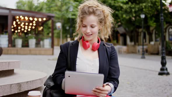 Smiling Large Amazing Looking Female in a Business alt