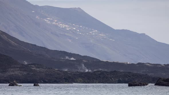 Cumbre Vieja Volcano on La Palma alt