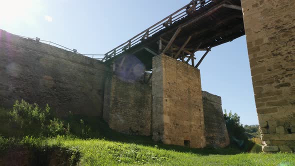 Khotyn Fortress's bridge alt