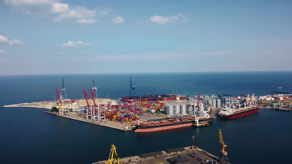 Seaport with a Helicopter alt