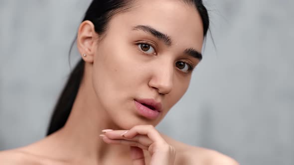 Portrait of Asian Naked Young Woman with Perfect Pure Skin Posing alt