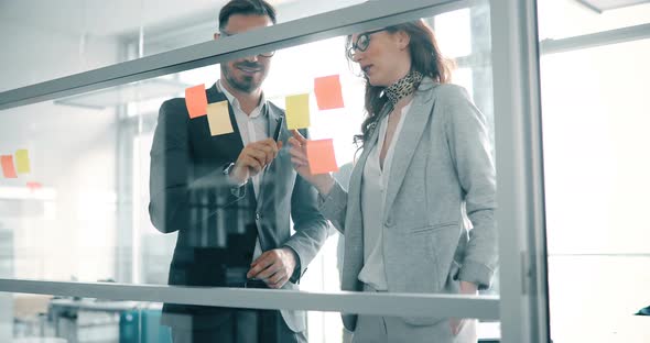 Creative Business People Working on Business Project in Office alt