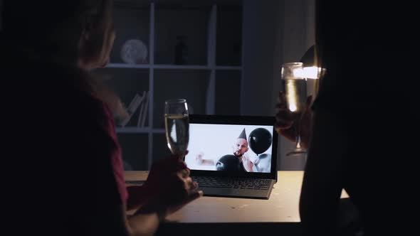 Christmas Video Greeting Coronavirus Lockdown alt