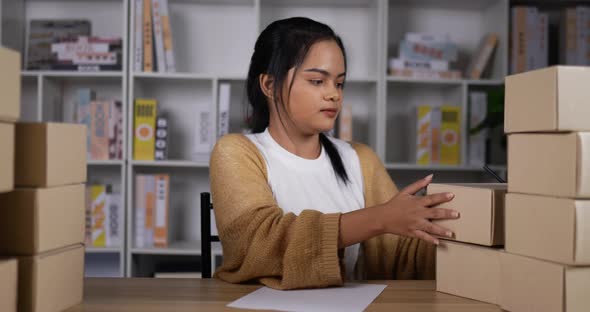 Twin girls checking order and note alt