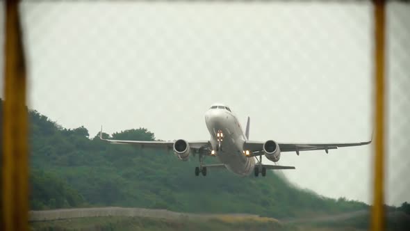 Jet Airliner Takeoff and Climb alt