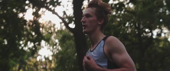 Man runs on a sunny day alt