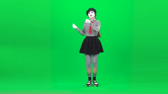 Mime Girl Singing Song and Bowing. Chroma Key. Full Length alt