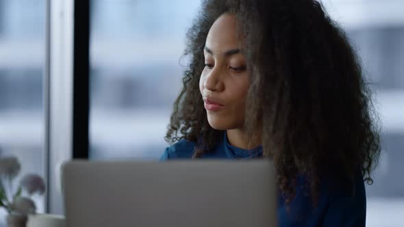 African American Ceo Woman Enjoy Working Laptop Drink Morning Coffee in Office alt