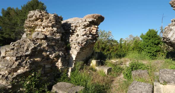 Barbegal aqueduct, Roman ruins in Fontvielle, Provence, Southern France alt