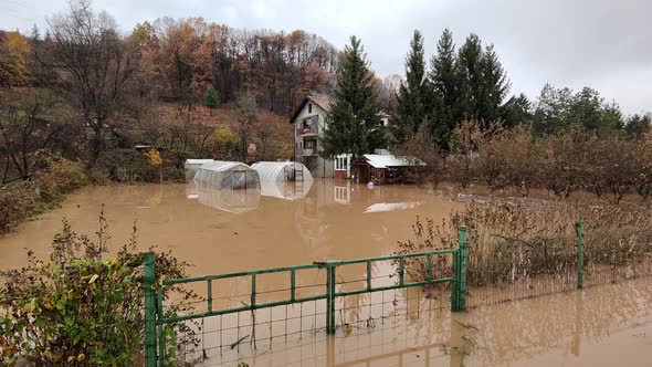 Torrential rain causes flash floods in the city area alt
