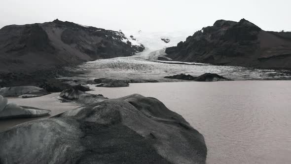 Glacier Vatnajokull and Fjallsarlon Lagoon in Iceland alt