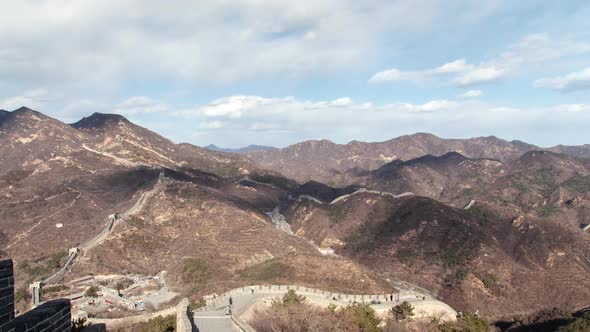 People Walk Along Remarkable Chinese Great Wall Timelapse alt