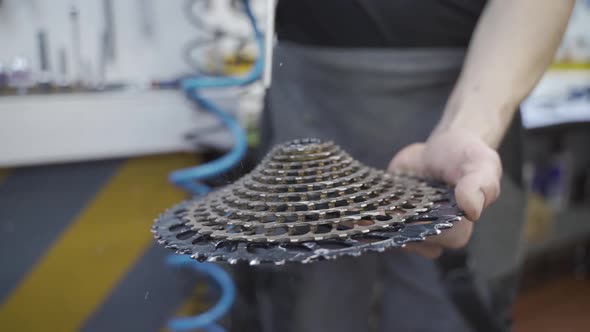 Crop Technician Drying Front Gears with Air