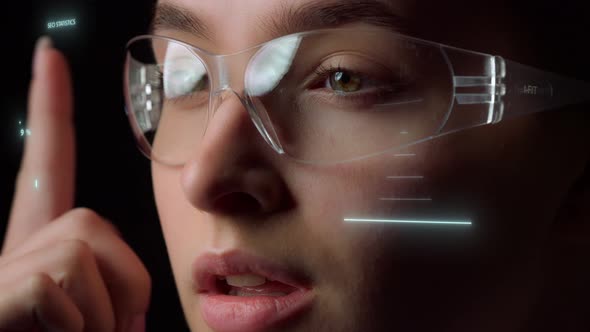 Technological Glasses Displaying Graphs with Important Economical Statistics alt