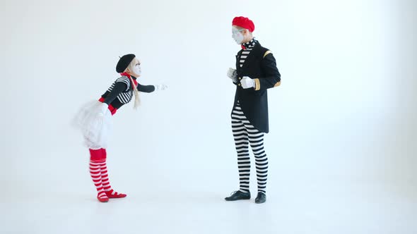 Mime Delivery Man Bringing Parcel To Woman's House While She Taking Box Unpacking Signing Paper alt