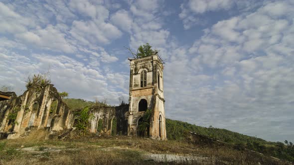 Timelapse abandoned Church of the Sacred Heart of Jesus alt